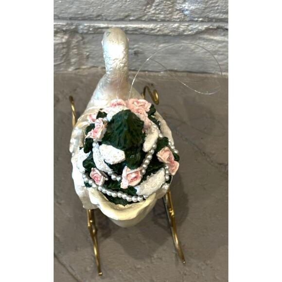 Vintage Christmas Swan Ornament Decoration Roses Pearls - Picture 5 of 7